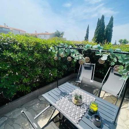 Cosy Balneo Et Terrasse 아파트 아그